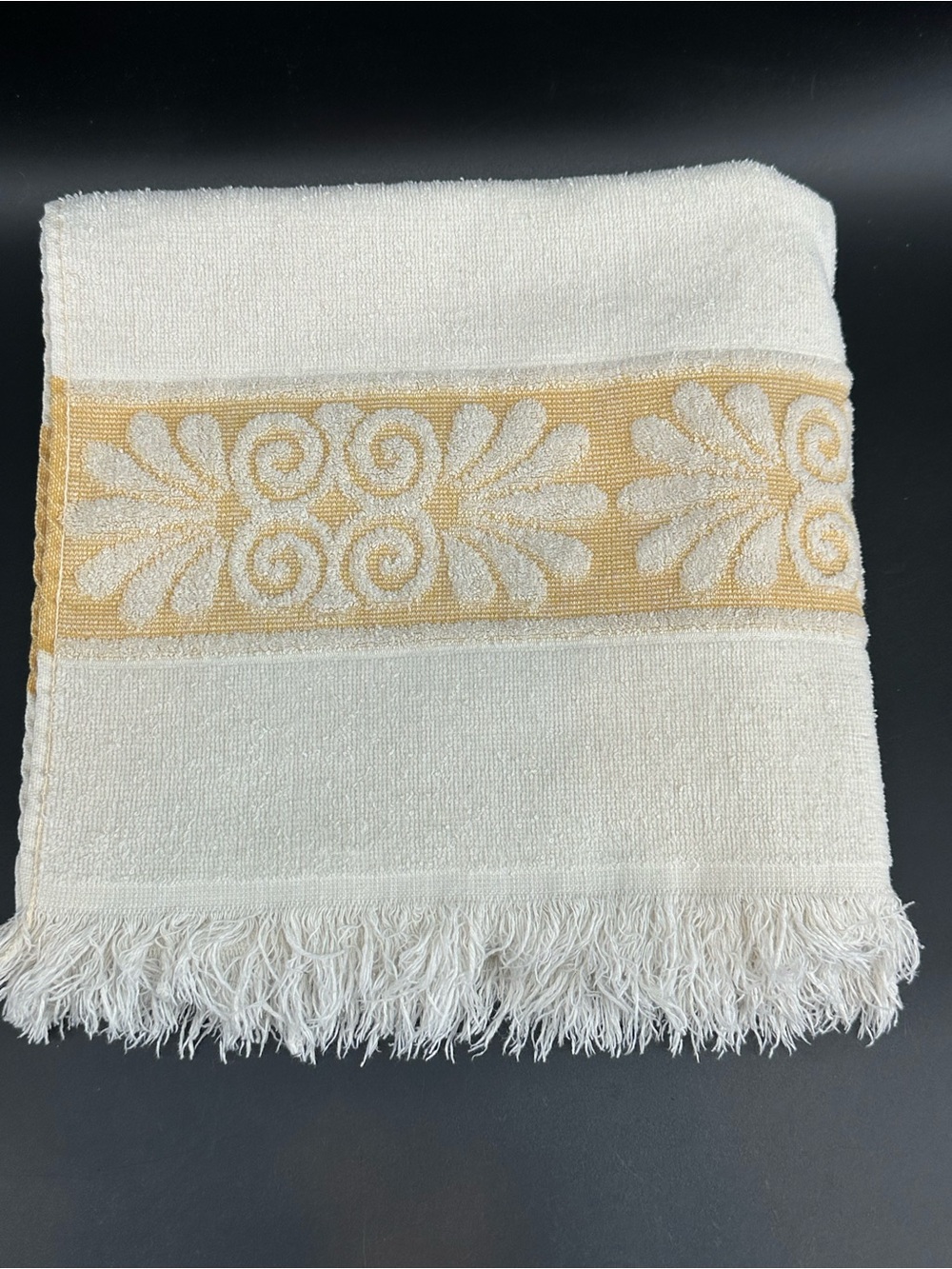 Vintage Cannon Monticello embossed beige/yellow towel